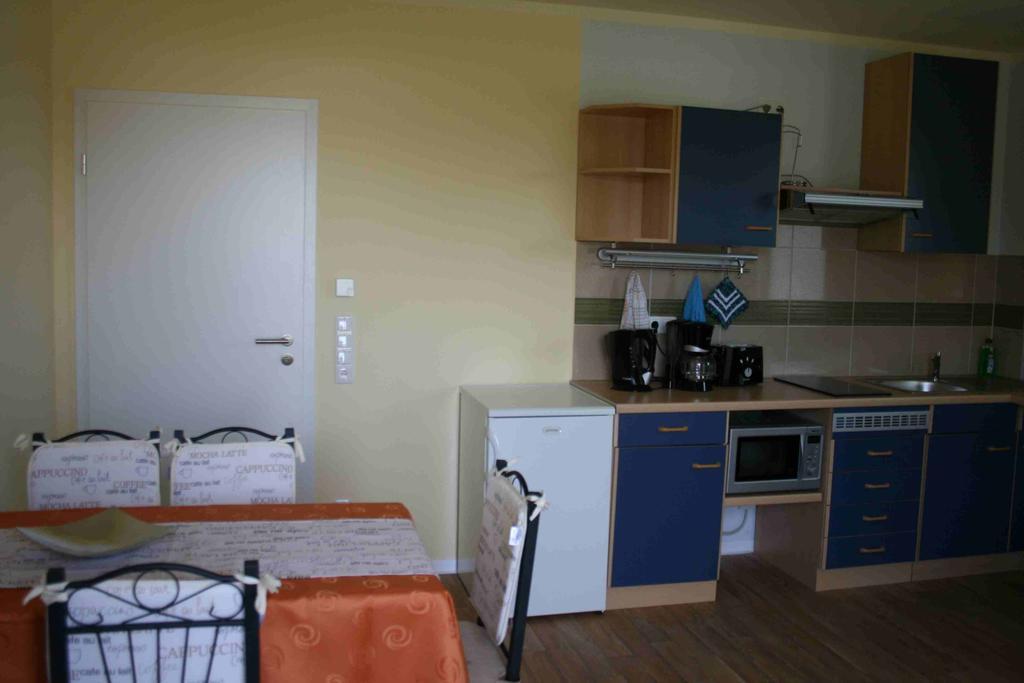 Uebernachtung Bei Michael - Ferienwohnung Rostock Esterno foto