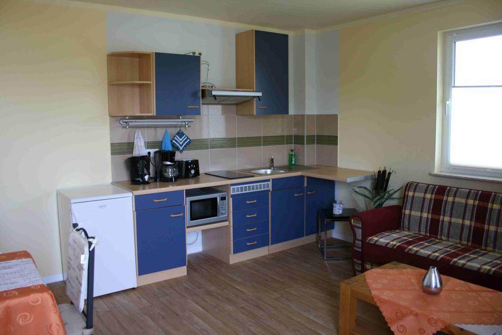 Uebernachtung Bei Michael - Ferienwohnung Rostock Esterno foto